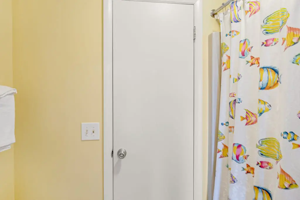 Scarborough Village - 245 Country Club Dr, Unit #608