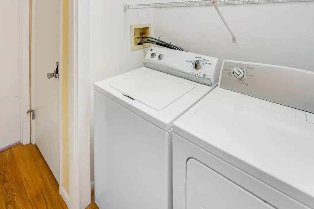 Scarborough Village - 245 Country Club Dr, Unit #608