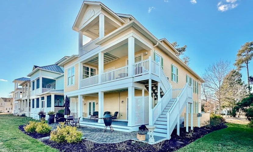 The Peninsula house w/ indoor/outdoor pools, on-site golf & tennis/pickleball