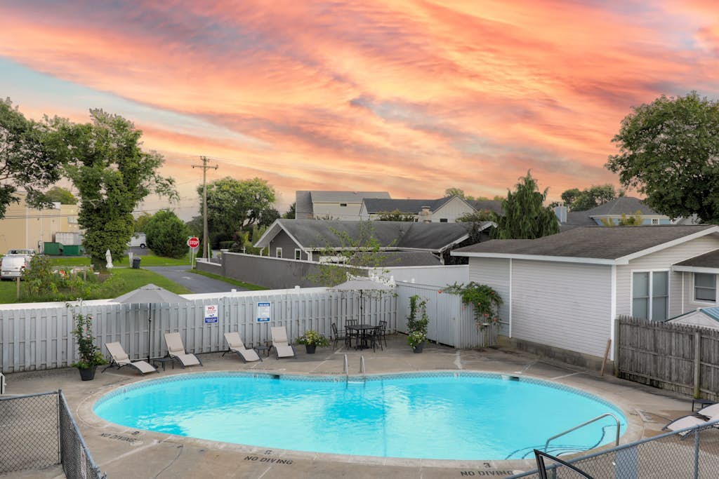 Rehoboth Beach House with outdoor pool, clubhouse, & washer/dryer