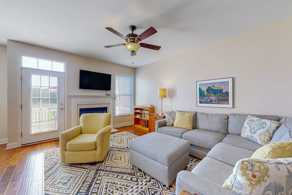 Grande at Canal Pointe - 37315 Trent Ct