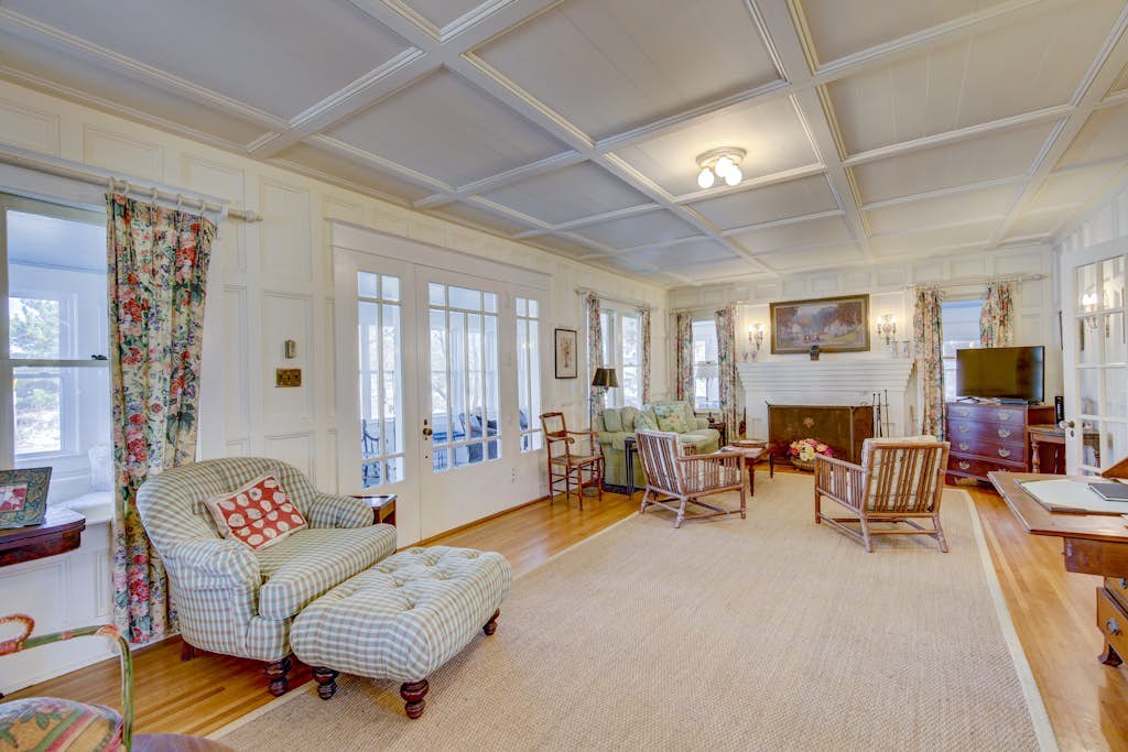 Classic 1920s oceanfront home & cottage with AC, bikes, grill - walk to beach