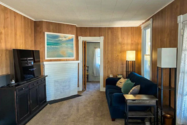 Town of Rehoboth Beach dog-friendly house close to beach & restaurants