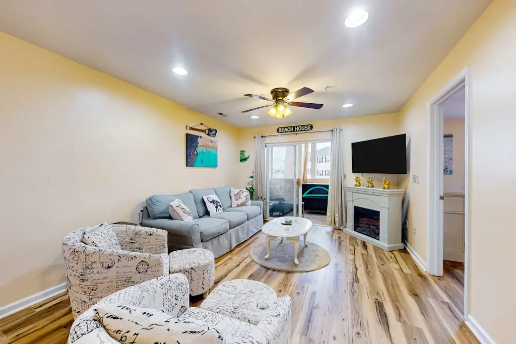 The Palms - 36507 Palm Dr, Unit #2203