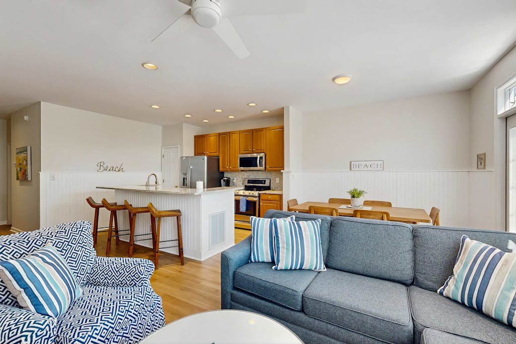 Bear Trap Dunes townhouse w/ pool access, central AC, golf on-site, and more
