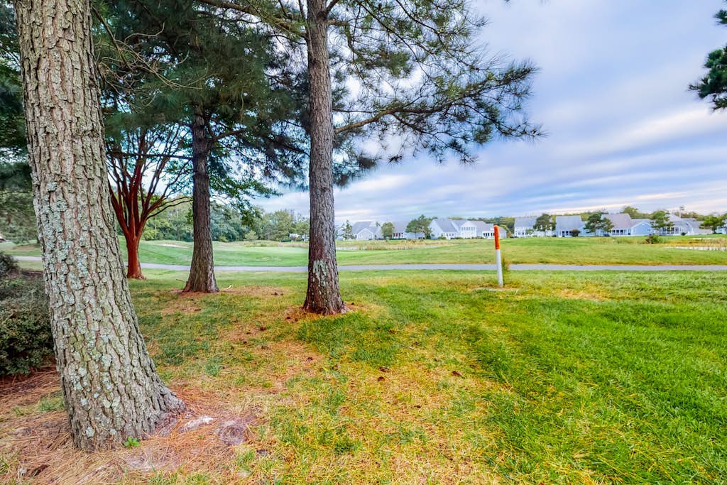 Bear Trap Dunes 1st floor condo w/ shared sauna, golf on-site, and tennis court