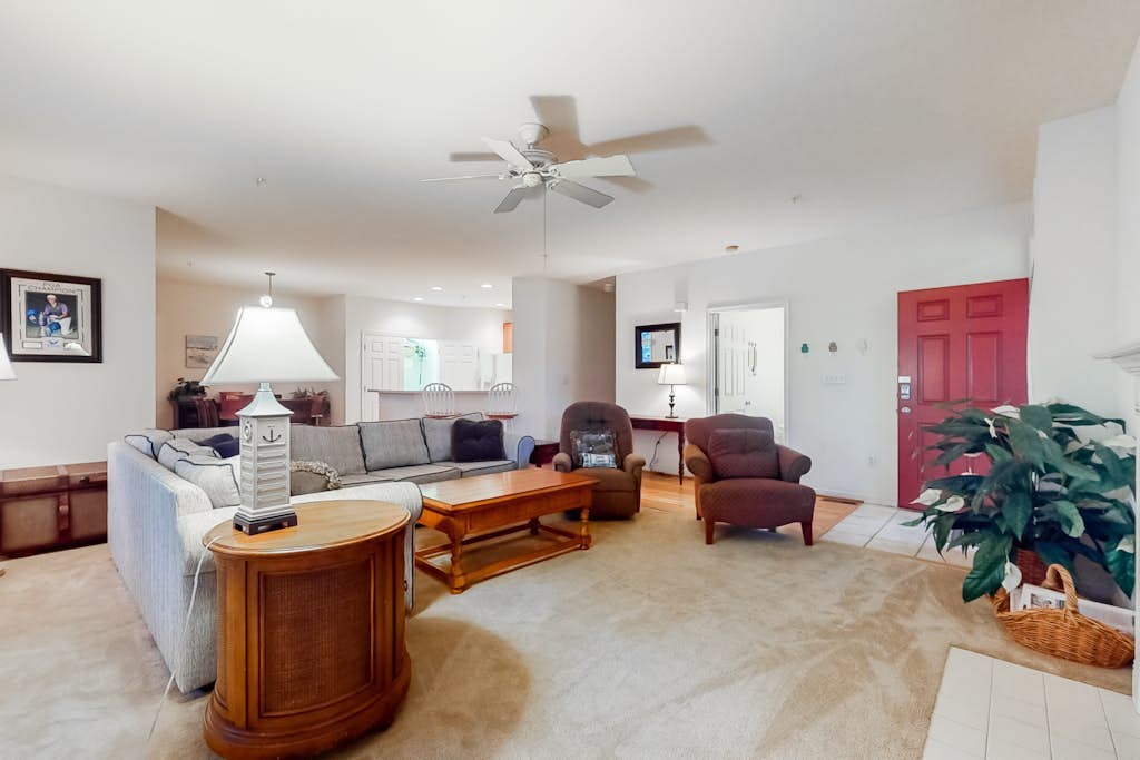 Bear Trap Dunes 1st floor condo w/ shared sauna, golf on-site, and tennis court