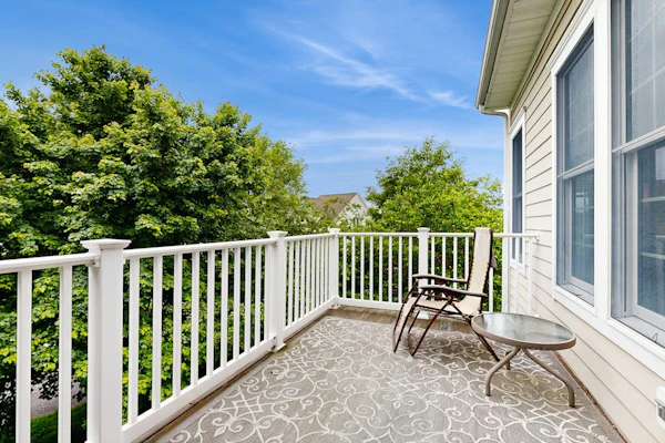 Bear Trap Dunes 2nd floor condo w/ balcony, free WiFi, and basketball court