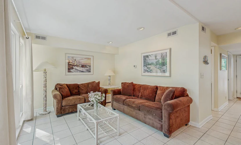 Sea Colony Tennis 1st-floor condo with gym, sauna, & tennis court