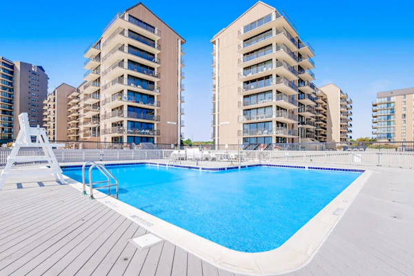 Sea Colony Tennis 2nd-floor condo with sauna, gym, & tennis court