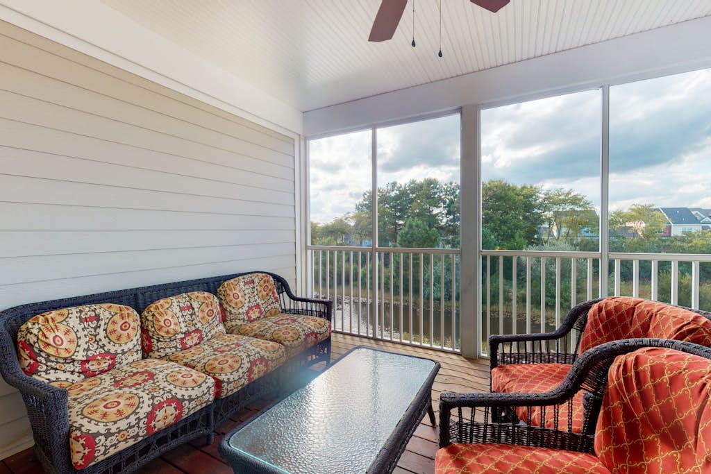 Bear Trap Dunes 2nd floor condo w/ basketball court, free WiFi, and shared sauna