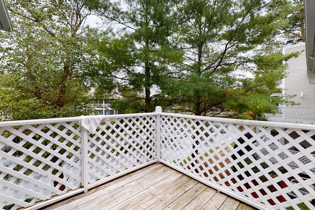 Sea Colony - 19007 Lakeview Ct