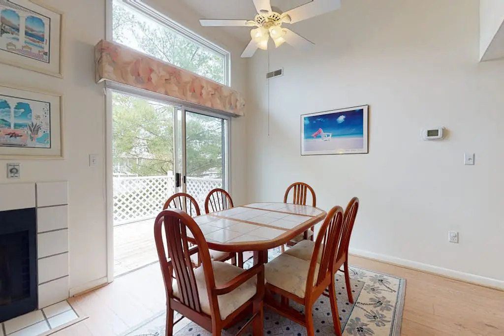 Sea Colony - 19007 Lakeview Ct