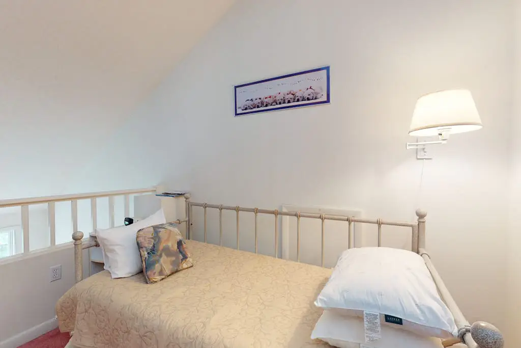 Sea Colony - 19007 Lakeview Ct