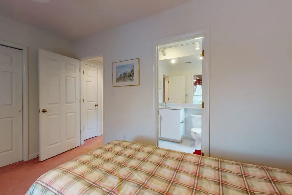 Sea Colony - 19007 Lakeview Ct