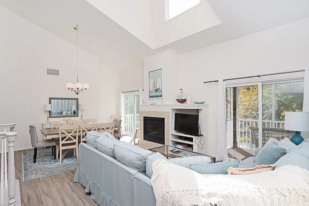 Sea Colony - 55021 Pine Lake Dr