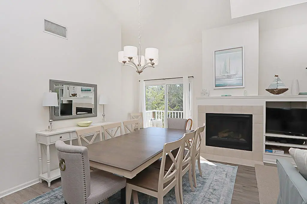 Sea Colony - 55021 Pine Lake Dr