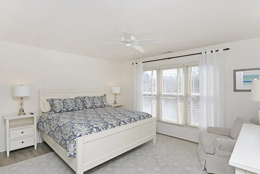 Sea Colony - 55021 Pine Lake Dr