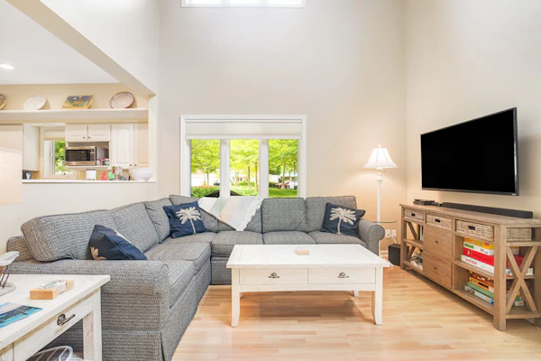 Sea Colony Tennis townhouse with screened porch basketball, pool, & gym