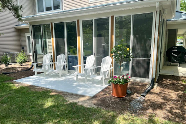 Sea Colony Tennis townhouse with screened porch basketball, pool, & gym