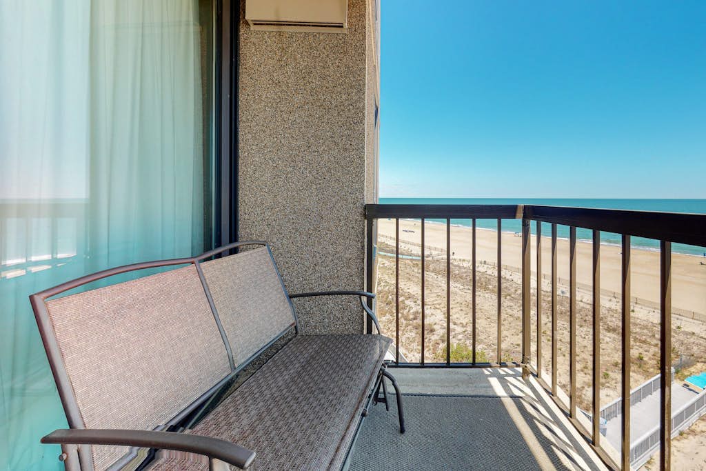 Sea Colony Ocean 6th floor condo with shared sauna, elevator, and tennis court