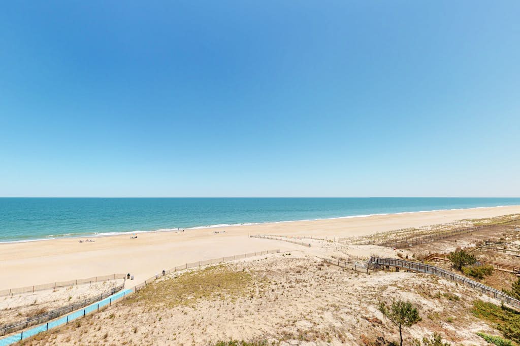 Sea Colony Ocean 6th floor condo with shared sauna, elevator, and tennis court