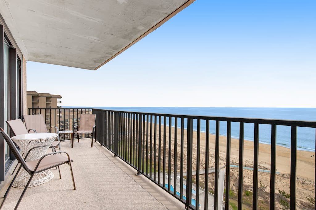 Sea Colony Ocean 14th floor condo w/ tennis court, shared sauna, and free WiFi