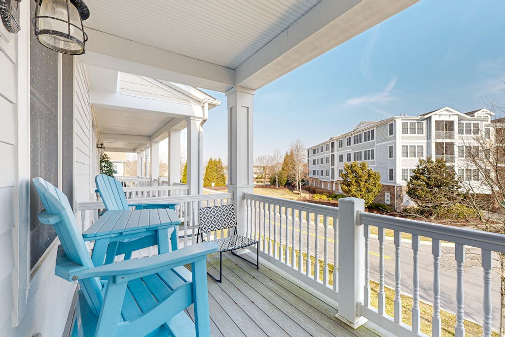Bayside Resort townhouse with private gas grill and golf on-site