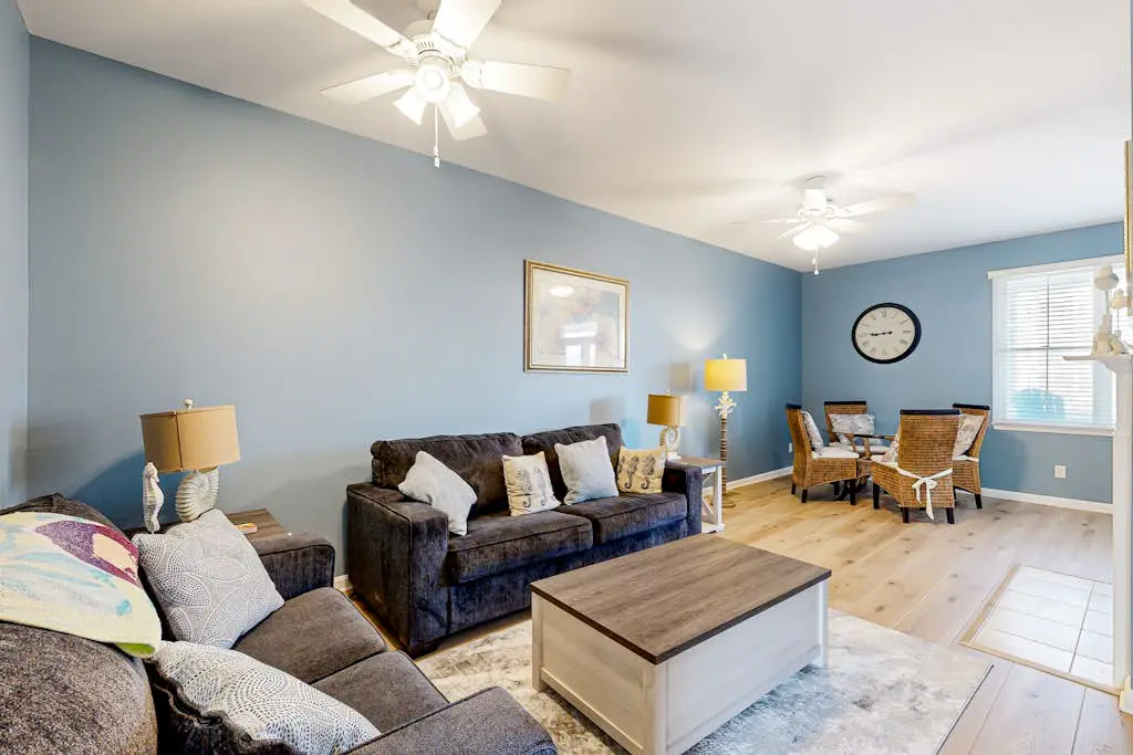 Bayside Resort - 11444 West Sand Cove Rd