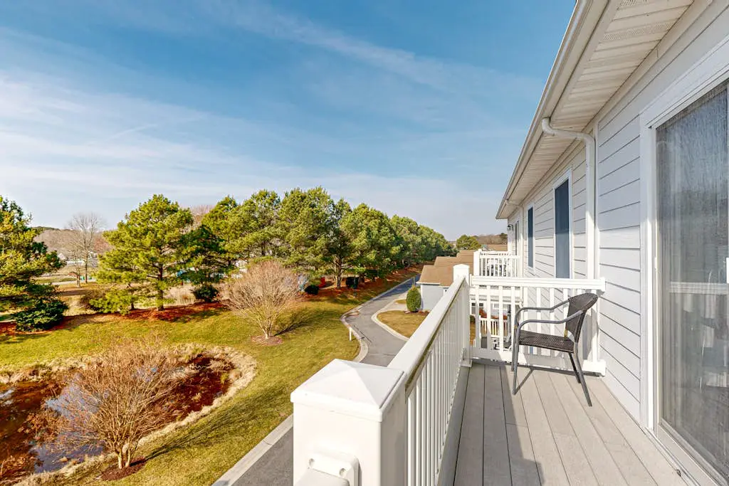 Bayside Resort - 11444 West Sand Cove Rd