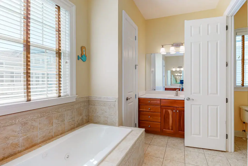Bayside Resort - 36486 Wild Rose Cir