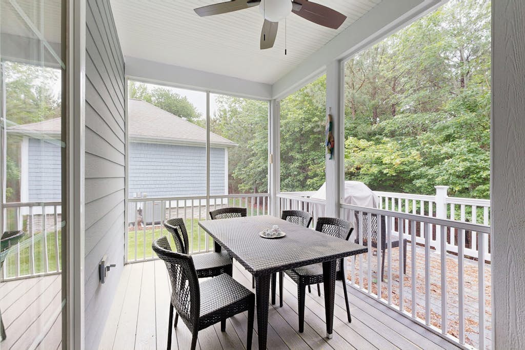 Bayside Resort house w/ central AC, private washer/dryer,