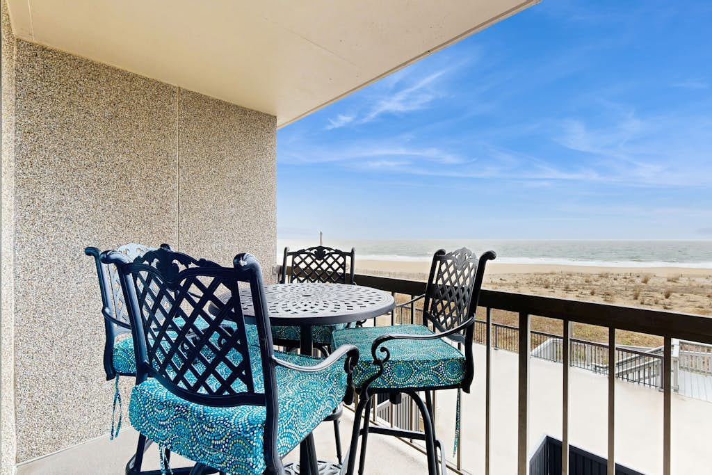 Sea Colony Ocean 2nd floor condo w/ elevator, basketball court, and gym