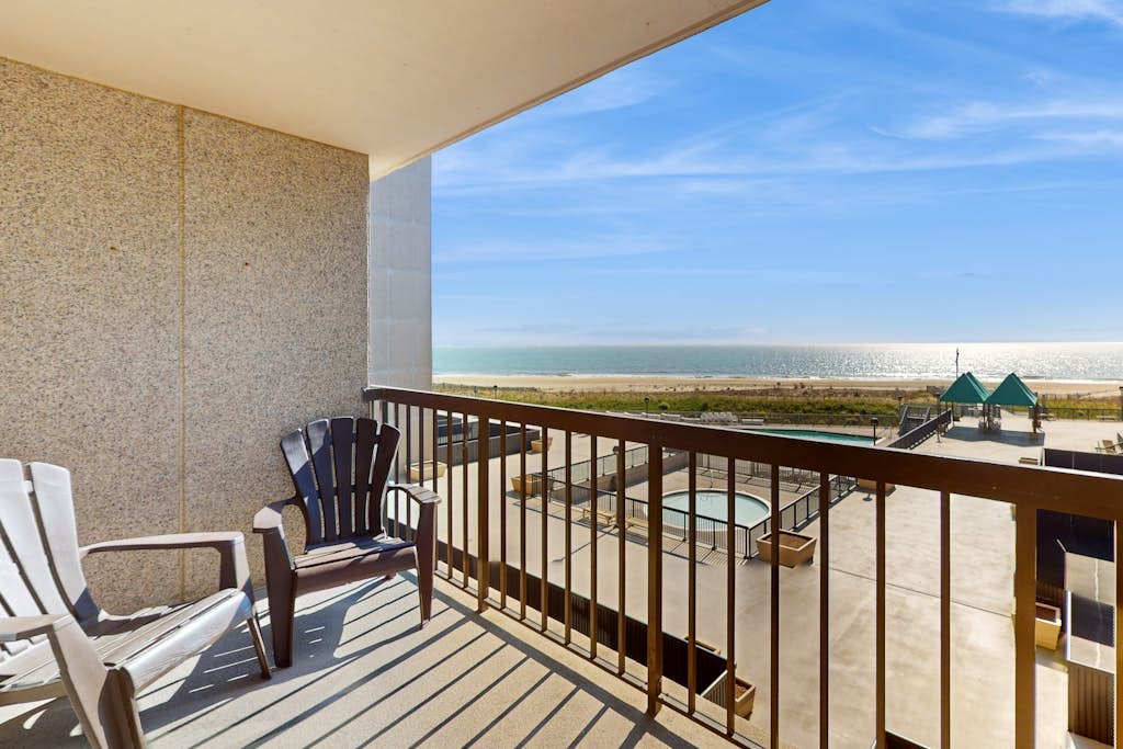 Sea Colony Ocean updated 3rd-floor condo with pool & tennis court