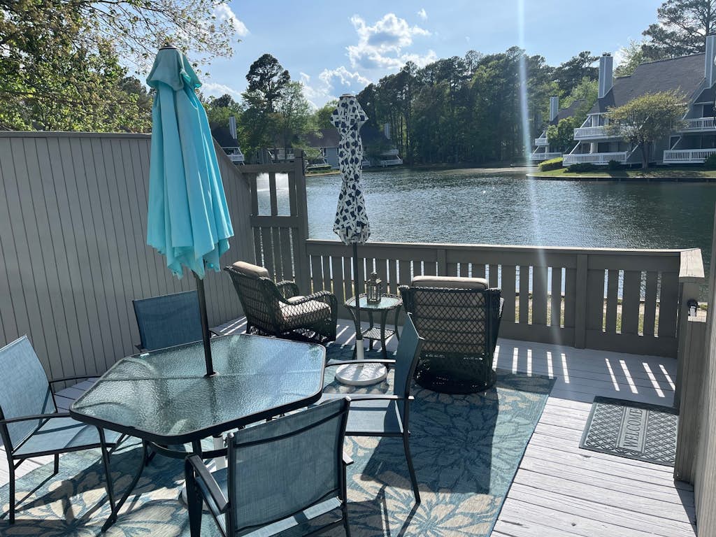 Sea Colony Tennis 1st floor condo w/ free WiFi, tennis courts and lakefront view