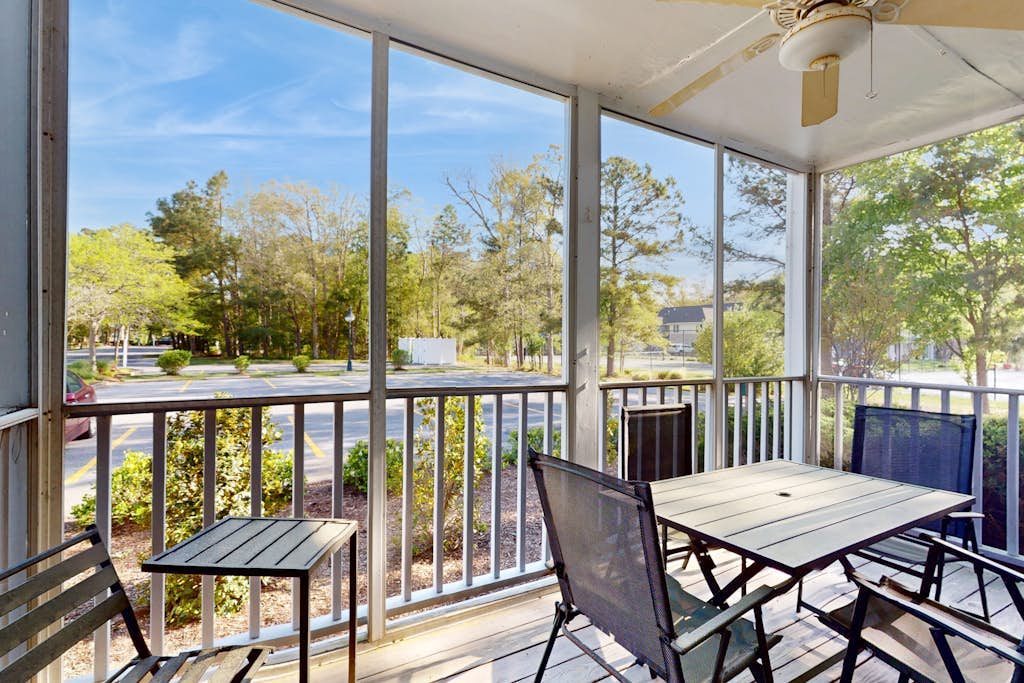 Sea Colony - 12002 Lakeside Cir