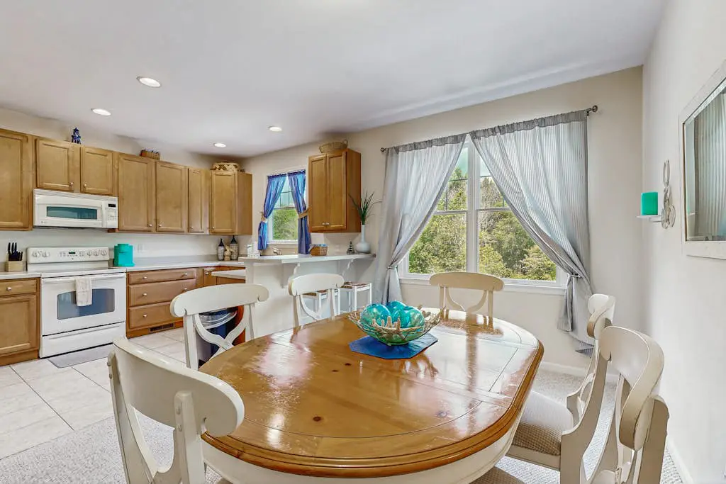 Bayside Resort - 36362 Azalea Ave