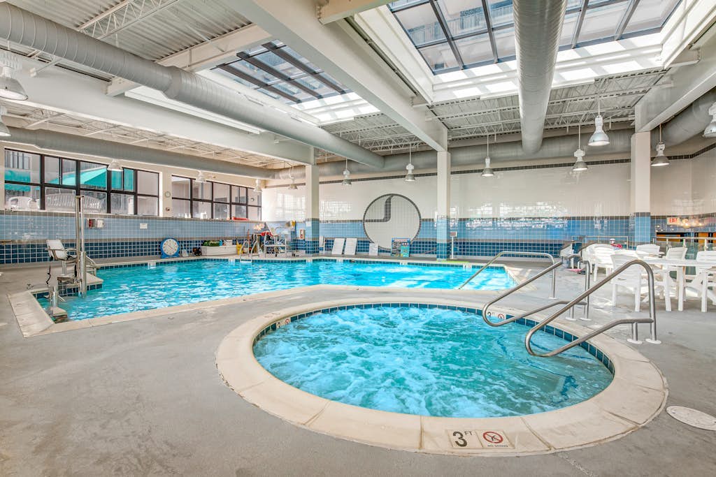 Sea Colony Tennis 1st floor condo w/ gym, basketball court, and shared sauna