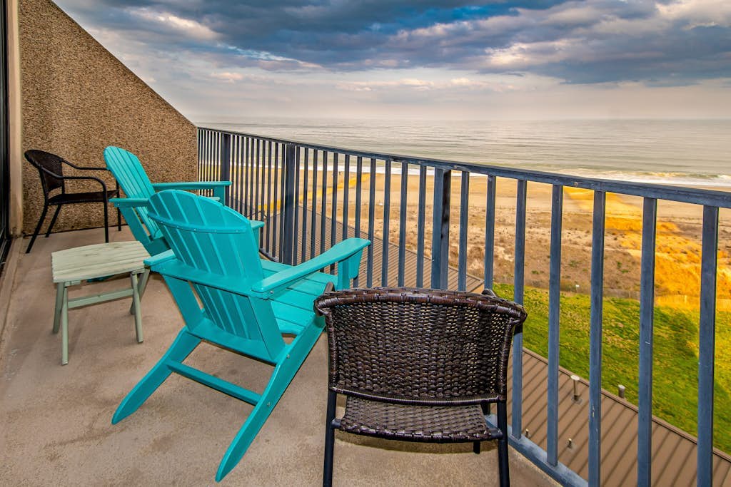 Sea Colony ninth floor condo with shared pool, hot tub & ocean views