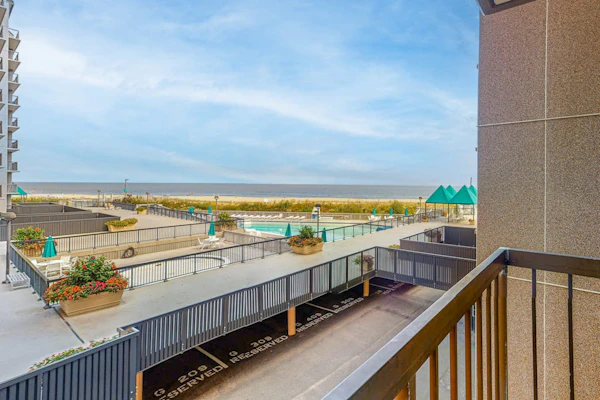 Sea Colony Ocean Second Floor Condo with Pool, Tennis Court, and Free WiFi