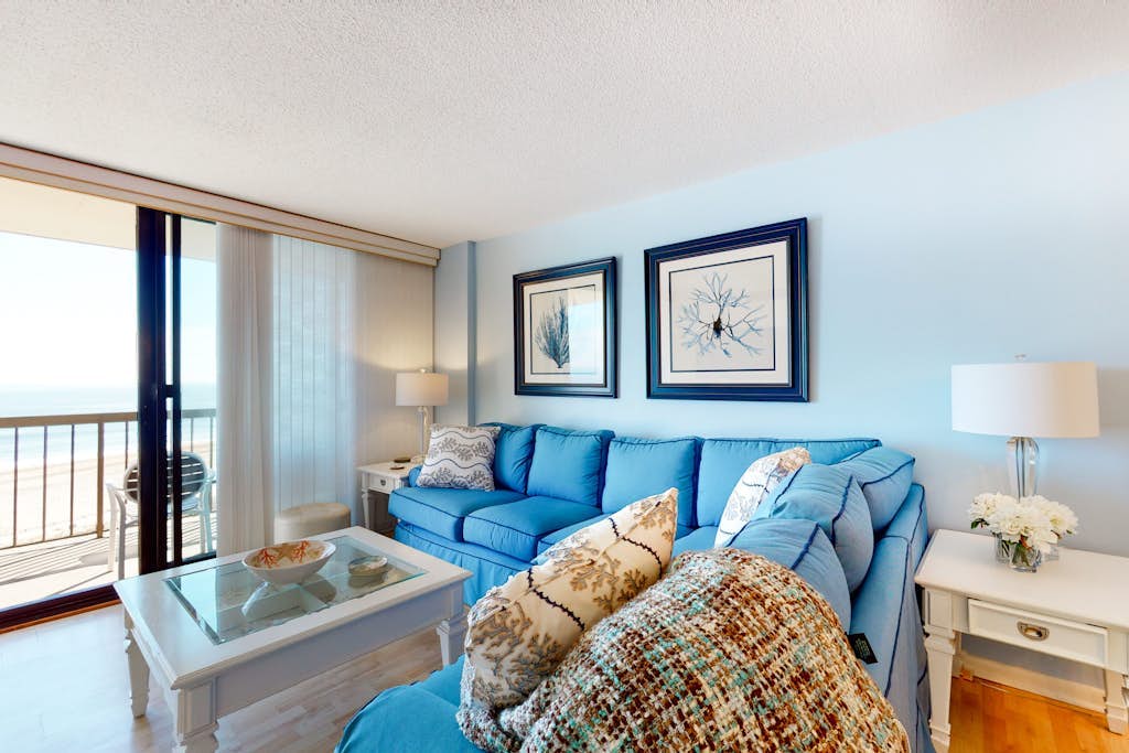 Sea Colony Ocean 6th floor condo w/ basketball court, elevator, and free WiFi