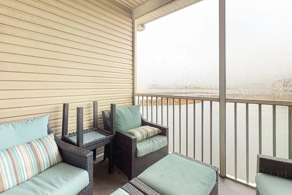 Bethany Bay 3rd floor condo w/ golf on-site, free WiFi, and balcony