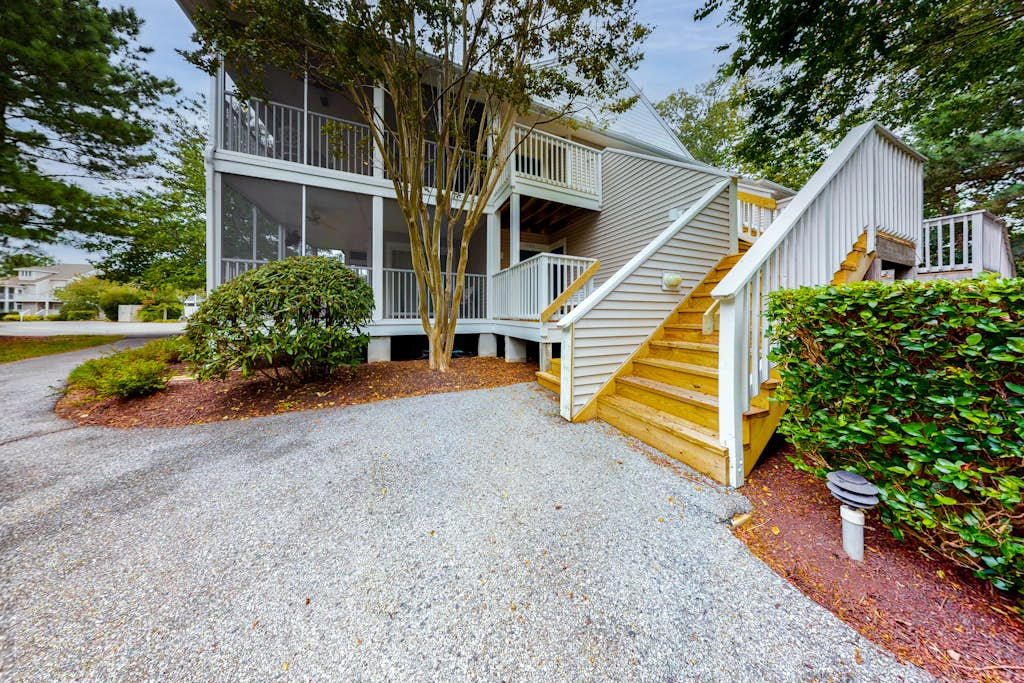 Sea Colony - 53063 Lakeshore Ct