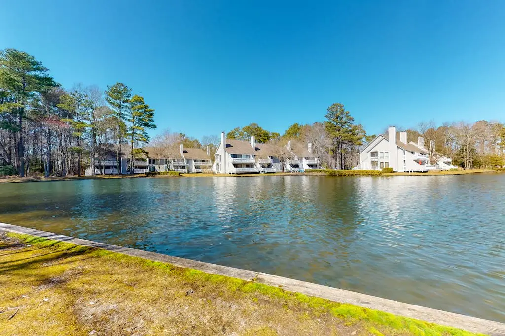 Sea Colony - 55054 Pine Lake Dr