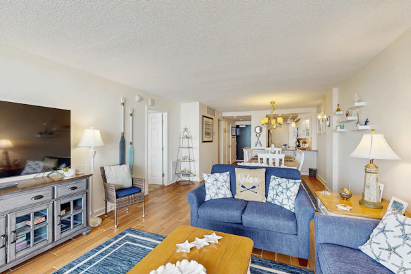 Sea Colony 6th floor condo w/ stunning southeastern coastline views