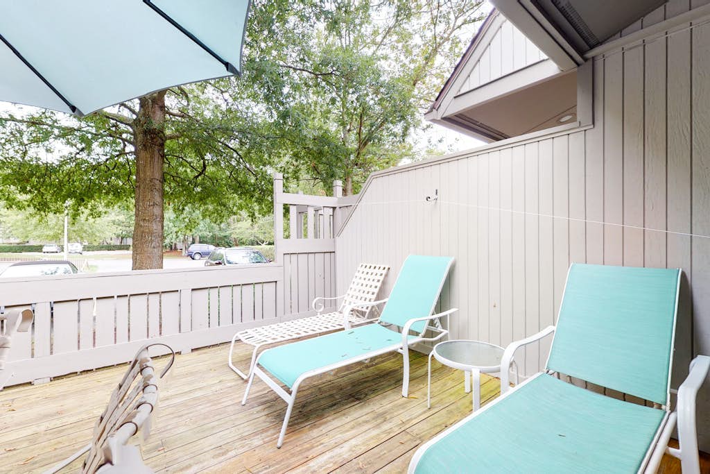 Sea Colony Tennis 1st-floor condo with sauna & basketball court/tennis court