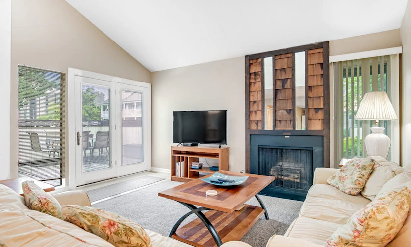 Sea Colony Tennis 1st-floor condo with gym, pool, & basketball court
