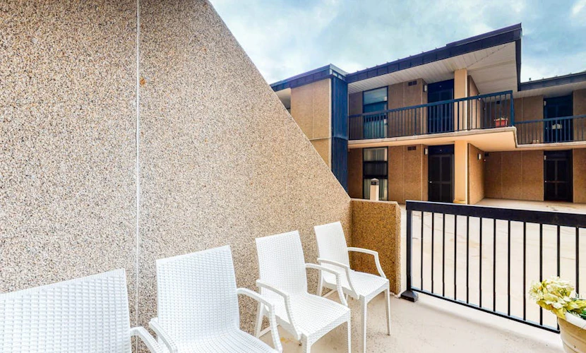 Sea Colony oceanfront 1st floor condo w/shared basketball court, sauna, elevator