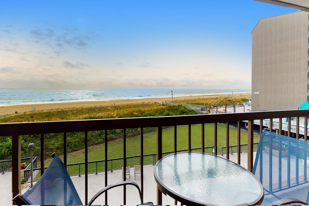 Sea Colony Ocean 3rd floor condo w/ pool, tennis court, and elevator
