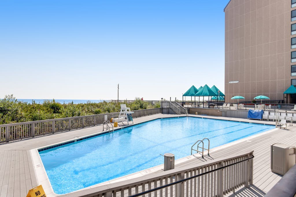 Sea Colony Ocean 3rd floor condo w/ pool, tennis court, and elevator